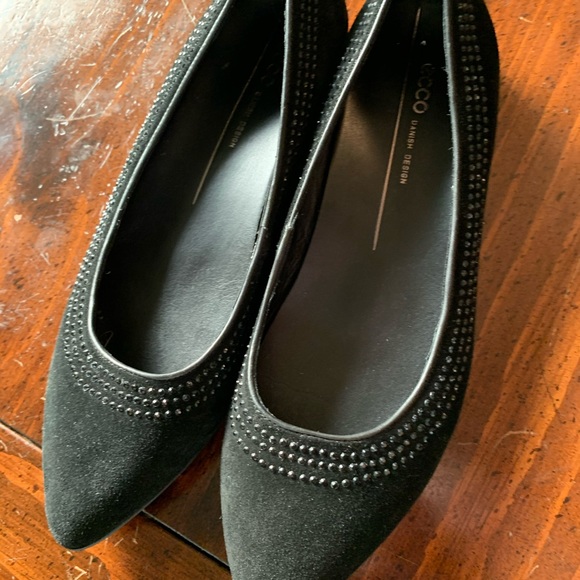 Ecco Shape Pointy Toe Ballet Flat with Crystals 40 - Picture 3 of 16